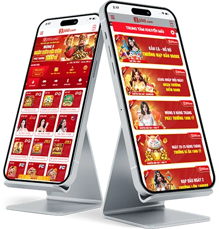 Cầu thủ bóng rổ đang úp rổ mạnh mẽ trên sân đấu